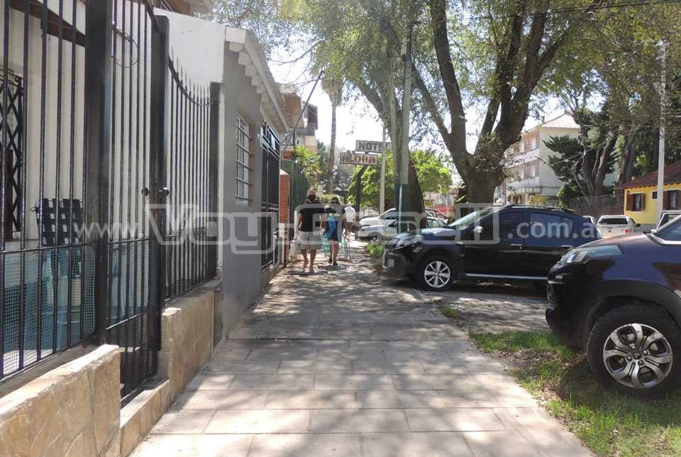 Alquilo Casa Anton en Villa Gesell zona Centro Comercial a 200 mts de la Playa