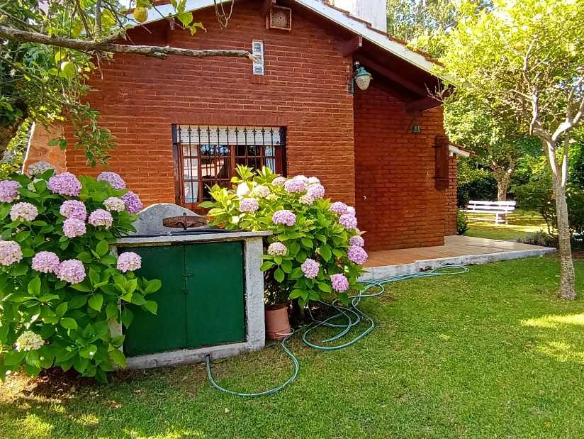 Alquilo Casa Aqui Me Quedo en Villa Gesell zona Sur a 300 Mts de la Playa 