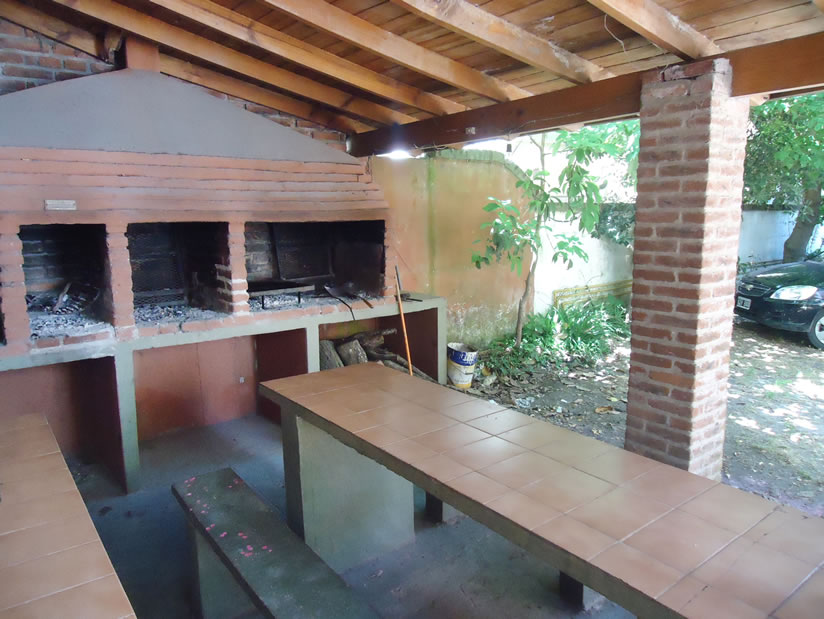 Alquilo Departamento Aranjuez 11 en Villa Gesell zona Centro Comercial a 300 Mts de la Playa