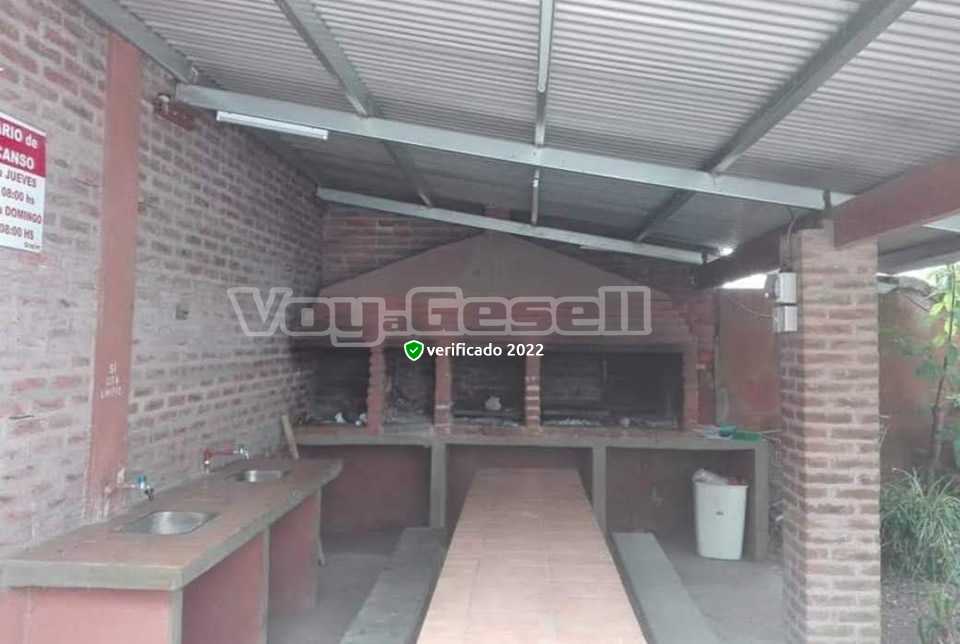 Alquilo Departamento Aranjuez 4 en Villa Gesell zona Centro Comercial a 400 Mts de la Playa