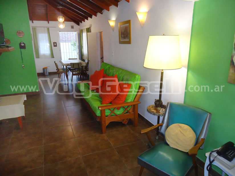 Alquilo Casa Edelia en Villa Gesell zona Barrio Norte a 300 Mts de la Playa 