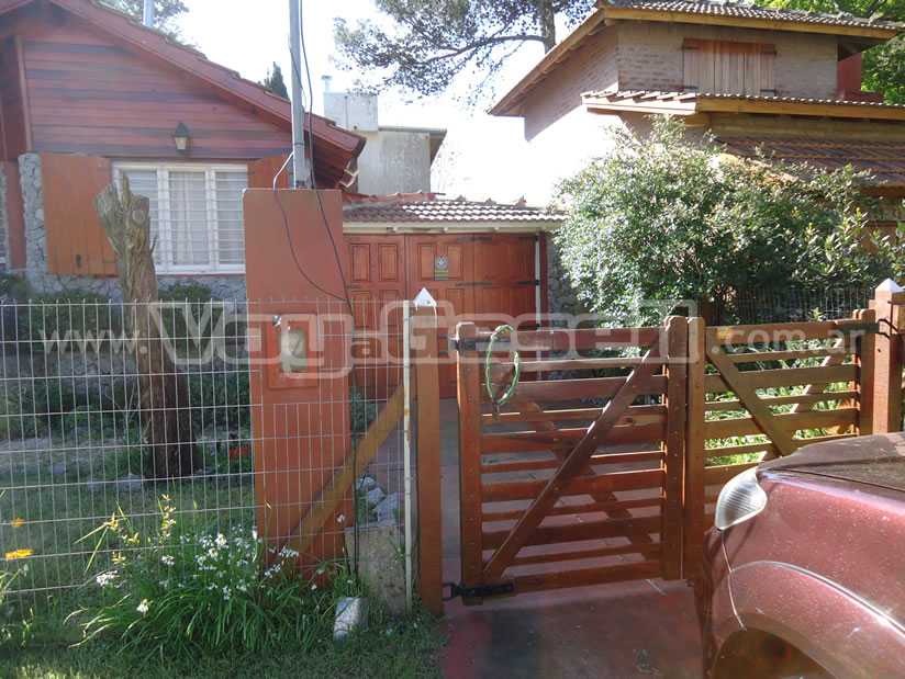 Alquilo Casa Edelia en Villa Gesell zona Barrio Norte a 300 Mts de la Playa 