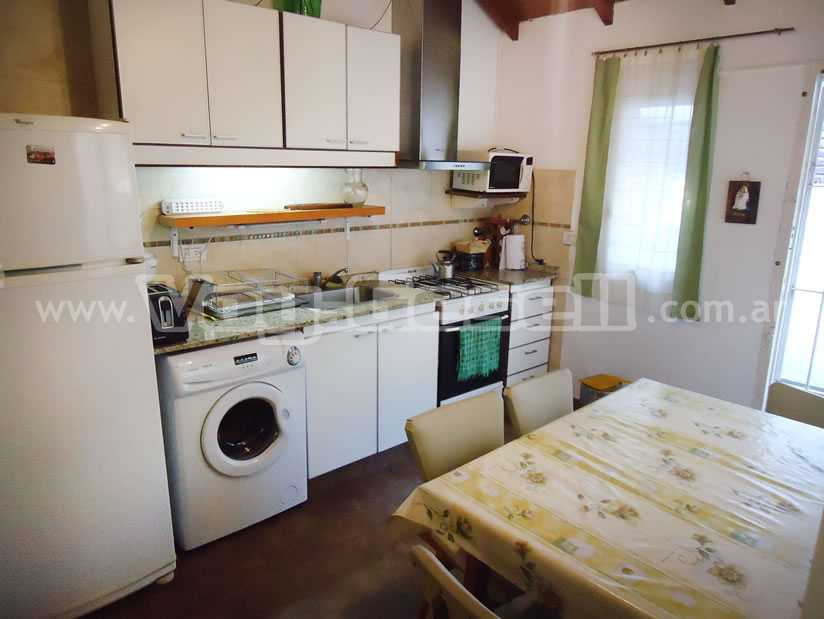 Alquilo Casa Edelia en Villa Gesell zona Barrio Norte a 300 Mts de la Playa