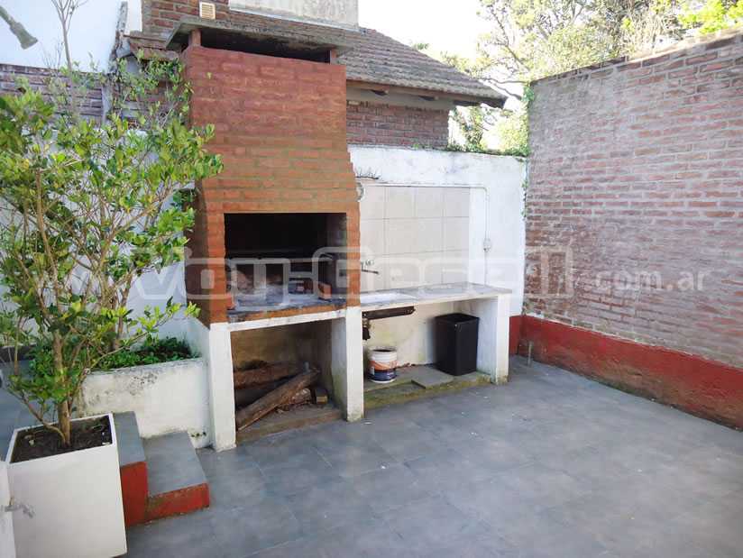 Alquilo Casa Edelia en Villa Gesell zona Barrio Norte a 300 Mts de la Playa