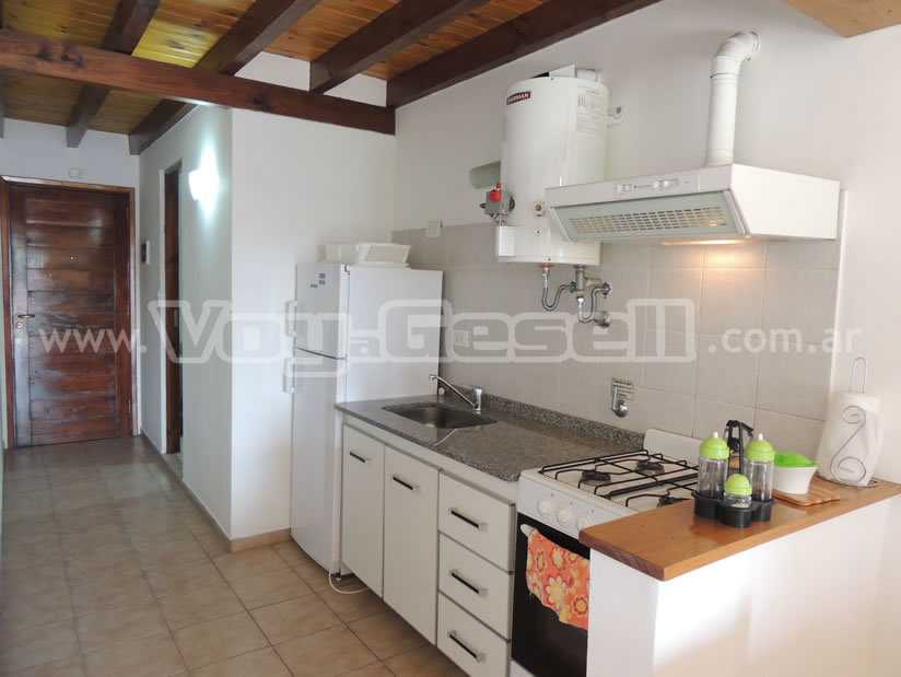 Alquilo Departamento Arlequin 3 y 109 2 Amb en Villa Gesell zona Centro Comercial a 300 Mts de la Playa 