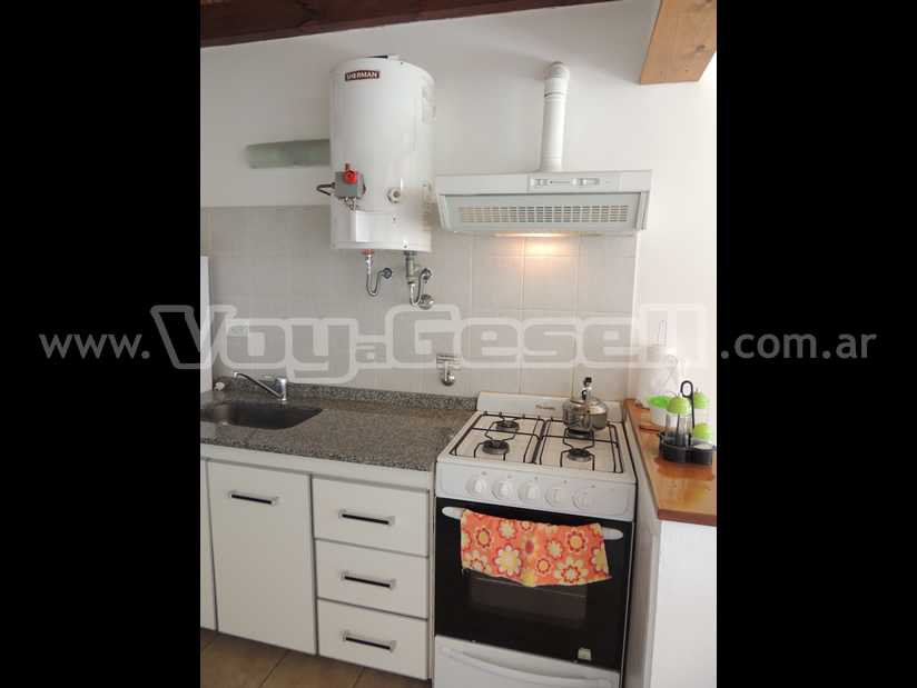 Alquilo Departamento Arlequin 3 y 109 2 Amb en Villa Gesell zona Centro Comercial a 300 Mts de la Playa 