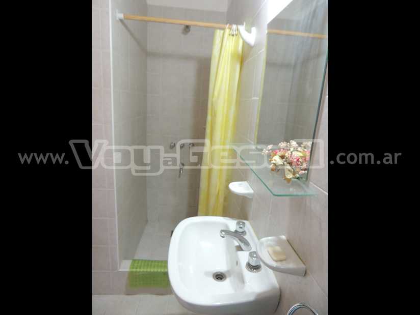 Alquilo Departamento Arlequin 3 y 109 1amb en Villa Gesell zona Centro Comercial a 300 mts de la Playa