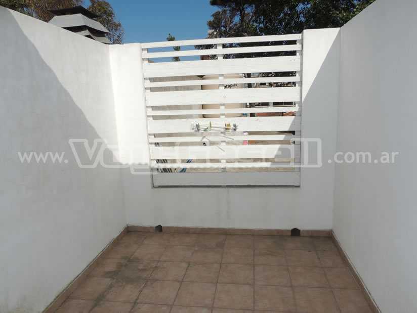 Alquilo Departamento Arlequin 3 y 109 1amb en Villa Gesell zona Centro Comercial a 300 mts de la Playa