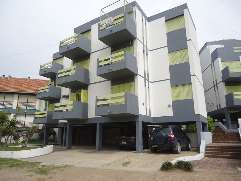 Alquilo Departamento Arenas Norte 1B en Villa Gesell zona Barrio Norte a 140 Mts de la Playa 