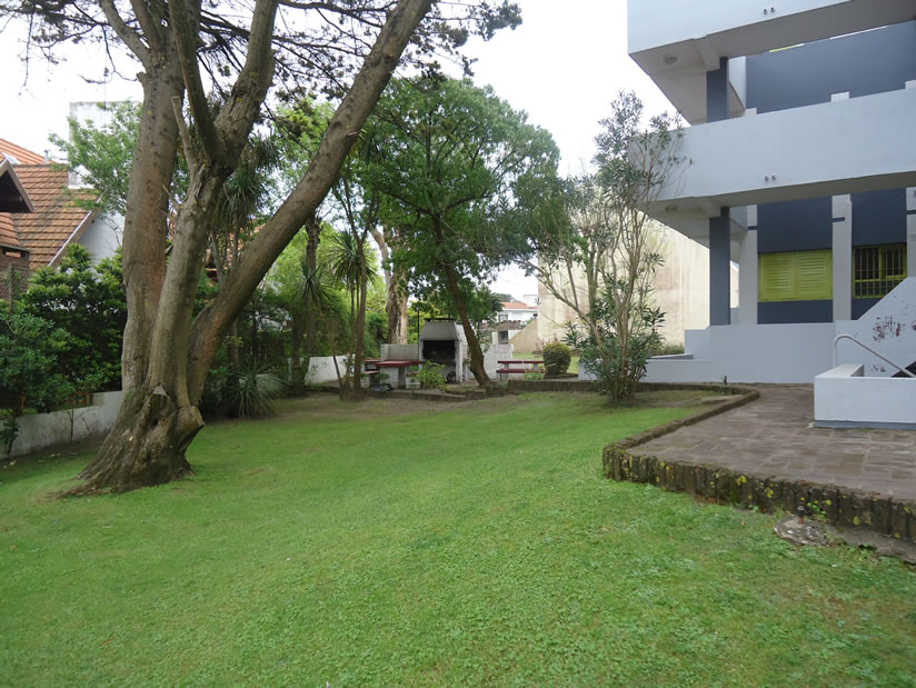 Alquilo Departamento Arenas Norte 1B en Villa Gesell zona Barrio Norte a 140 Mts de la Playa 