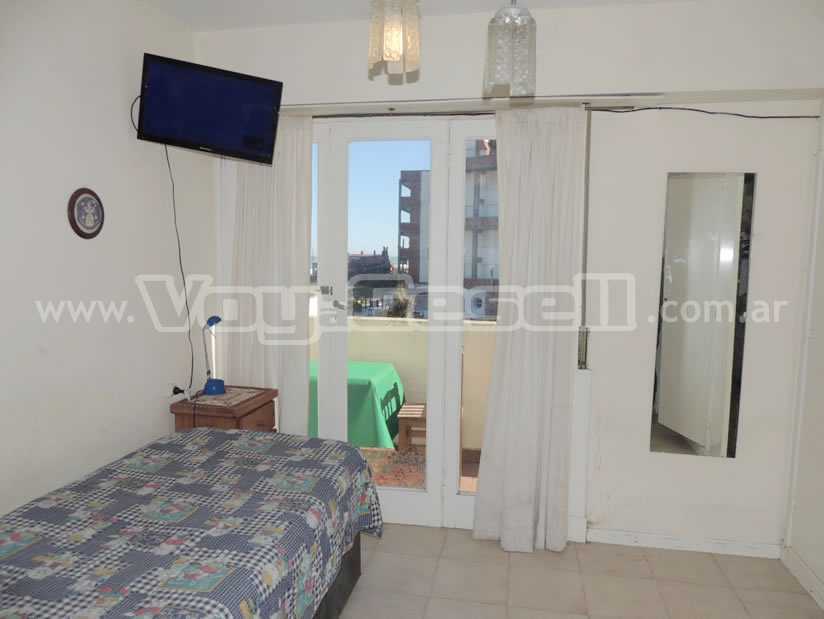 Alquilo Departamento Atlantida Depto 9 en Villa Gesell zona Centro Comercial a 20 mts de la Playa 