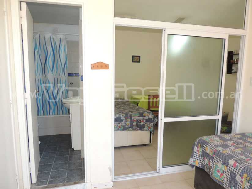 Alquilo Departamento Atlantida Depto 9 en Villa Gesell zona Centro Comercial a 20 mts de la Playa