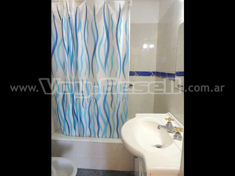 Alquilo Departamento Atlantida Depto 9 en Villa Gesell zona Centro Comercial a 20 mts de la Playa