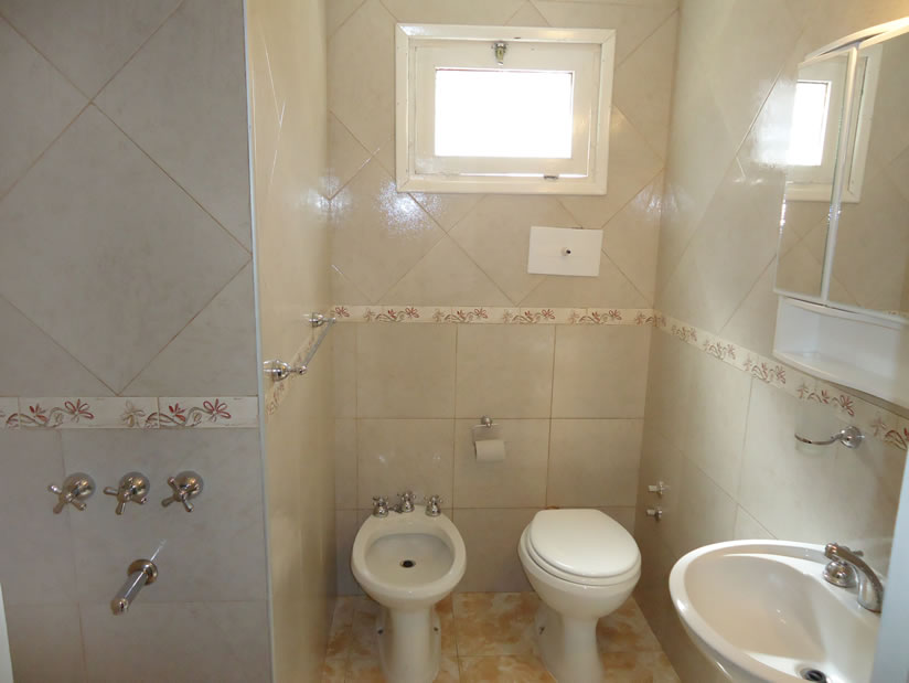 Alquilo Duplex Banco Blanco en Villa Gesell zona Centro a 100 Mts de la Playa