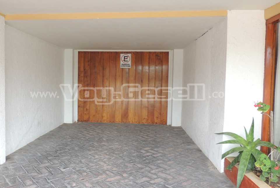 Alquilo Departamento Baron Playa 11A en Villa Gesell zona Centro Comercial a 50 mts de la Playa