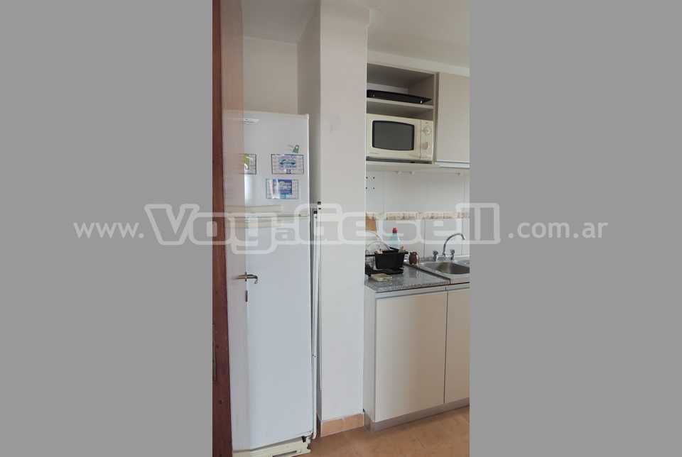 Alquilo Departamento Baron Playa 11A en Villa Gesell zona Centro Comercial a 50 mts de la Playa 