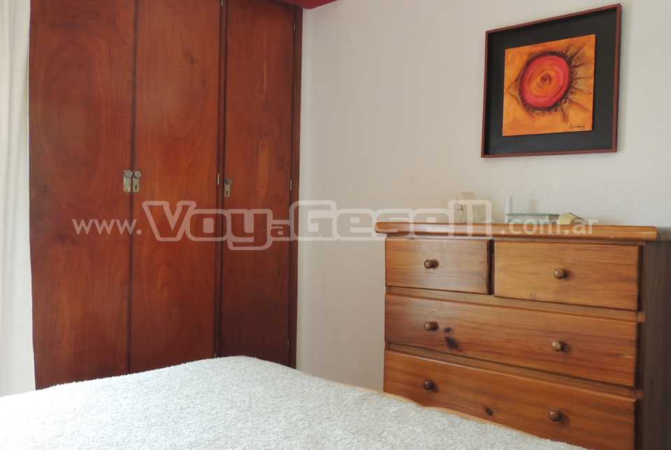 Alquilo Departamento Baron Playa 11A en Villa Gesell zona Centro Comercial a 50 mts de la Playa