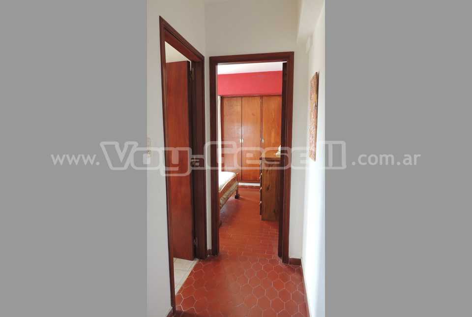 Alquilo Departamento Baron Playa 11A en Villa Gesell zona Centro Comercial a 50 mts de la Playa