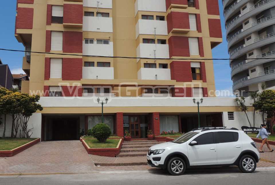 Alquilo Departamento Baron Playa 11A en Villa Gesell zona Centro Comercial a 50 mts de la Playa 