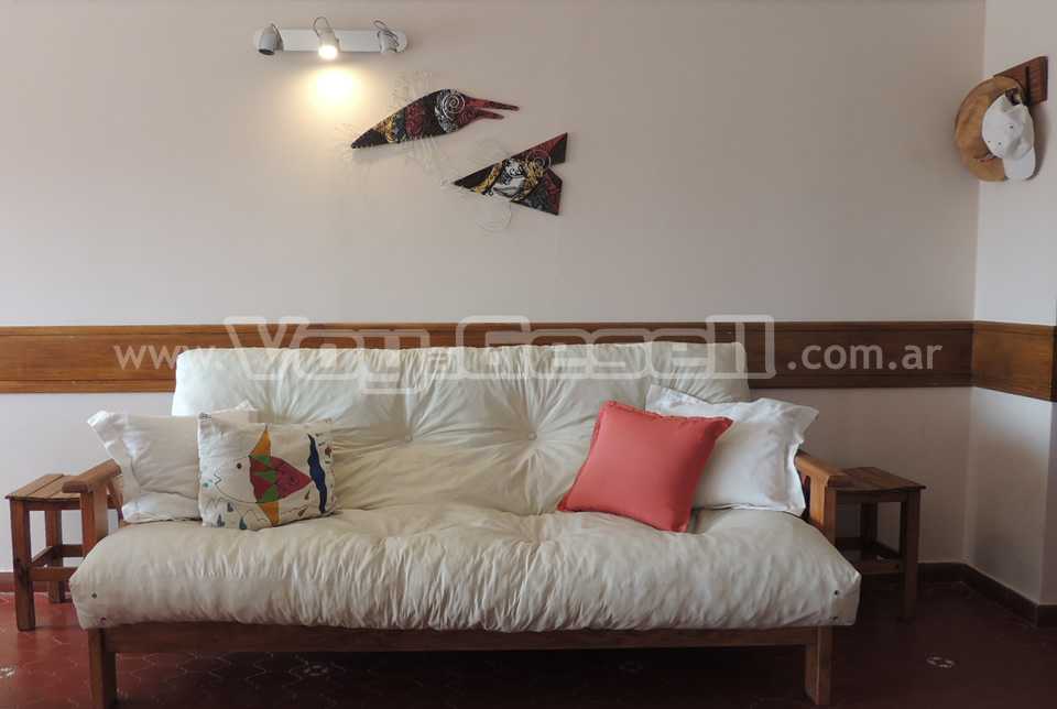 Alquilo Departamento Baron Playa 11A en Villa Gesell zona Centro Comercial a 50 mts de la Playa 