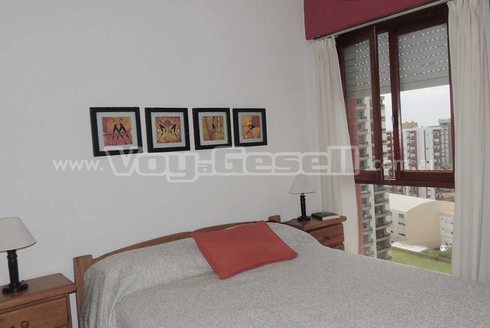 Alquilo Departamento Baron Playa 11A en Villa Gesell zona Centro Comercial a 50 mts de la Playa