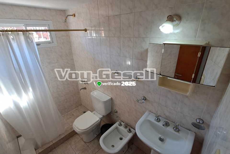 Alquilo Departamento Belen 1 en Villa Gesell zona Centro a 200 mts de la Playa