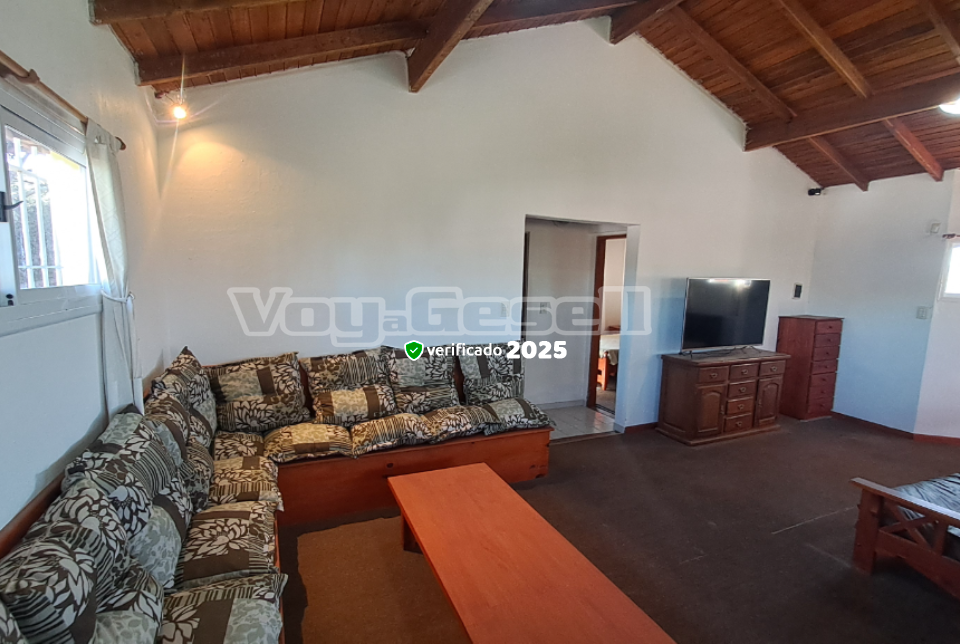 Alquilo Departamento Belen 2 en Villa Gesell zona Centro a 200 mts de la Playa 