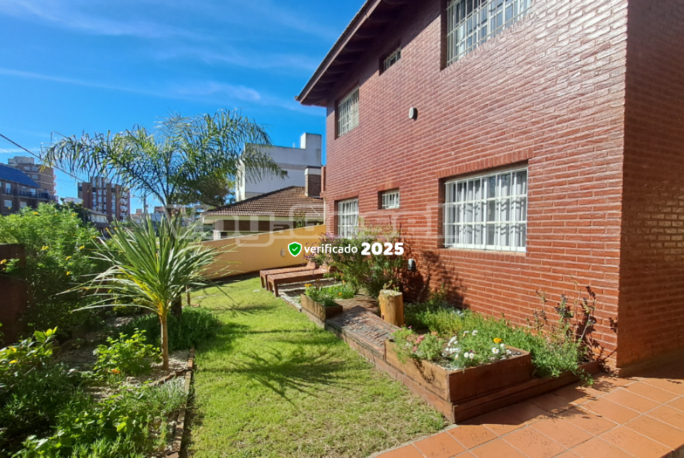 Alquilo Departamento Belen 2 en Villa Gesell zona Centro a 200 mts de la Playa 