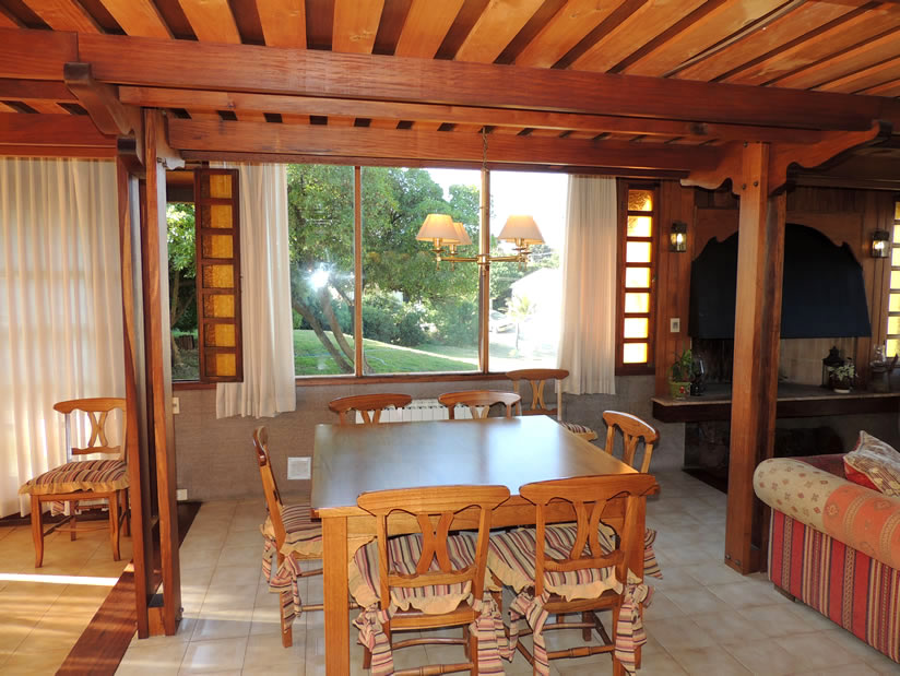 Alquilo Casa Bendita tu Luz en Villa Gesell zona Sur a 100 mts de la Playa 