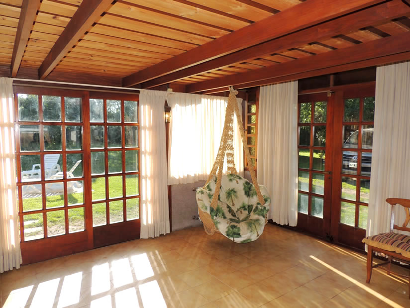Alquilo Casa Bendita tu Luz en Villa Gesell zona Sur a 100 mts de la Playa 