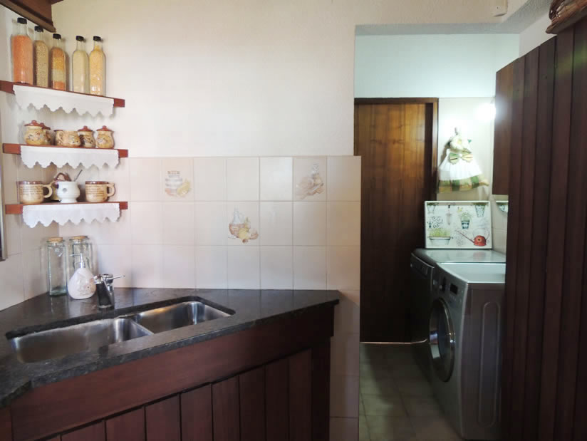 Alquilo Casa Bendita tu Luz en Villa Gesell zona Sur a 100 mts de la Playa