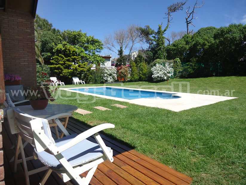 Alquilo Casa Bendita tu Luz en Villa Gesell zona Sur a 100 mts de la Playa 