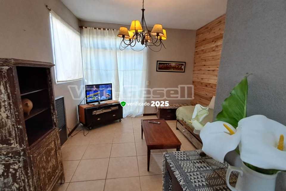 Alquilo Casa Bordo en Villa Gesell zona Centro  