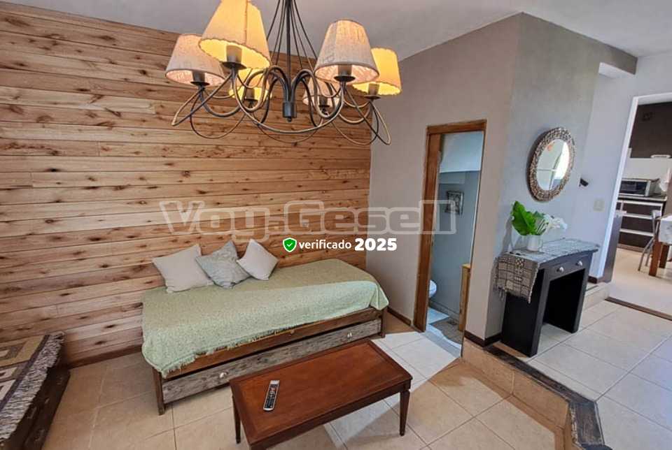 Alquilo Casa Bordo en Villa Gesell zona Centro 