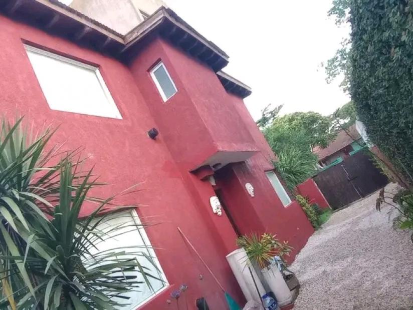 Alquilo Casa Bordo en Villa Gesell zona Centro  