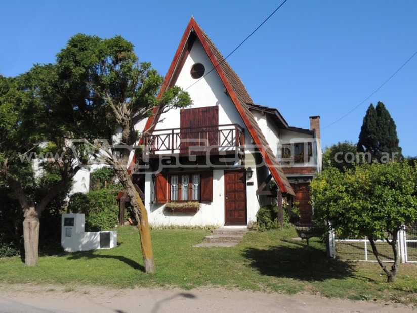 Borrelli: Casa en Villa Gesell zona Sur