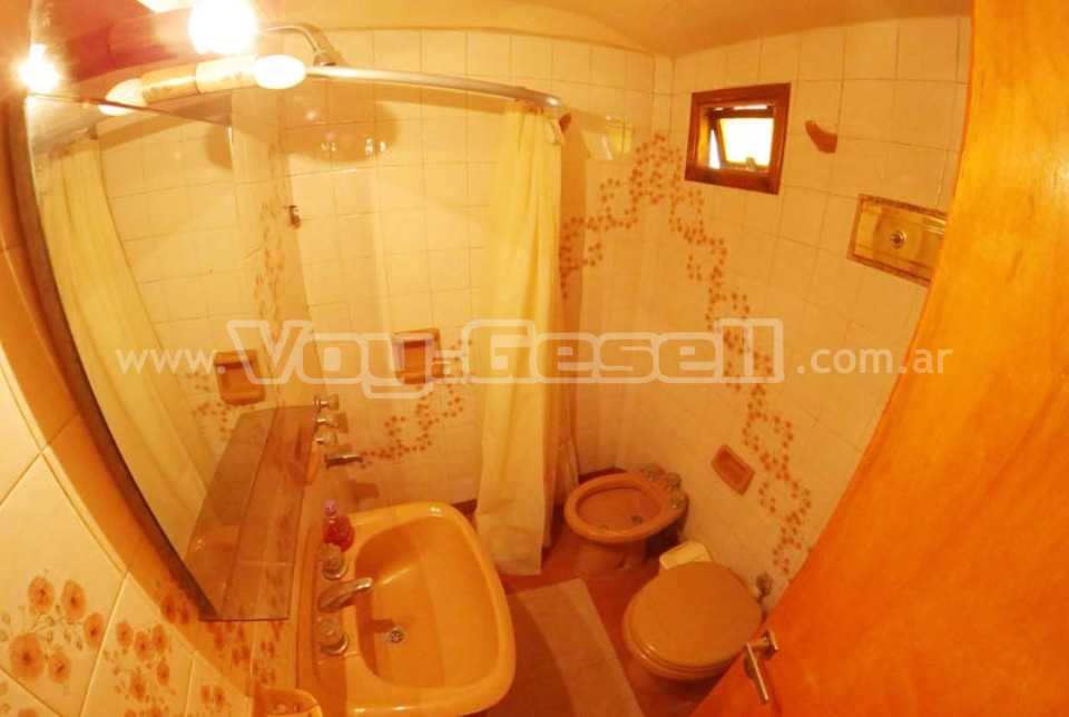 Alquilo Casa Borrelli en Villa Gesell zona Sur a 400 Mts de la Playa