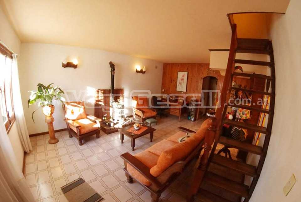 Alquilo Casa Borrelli en Villa Gesell zona Sur a 400 Mts de la Playa