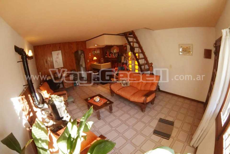 Alquilo Casa Borrelli en Villa Gesell zona Sur a 400 Mts de la Playa