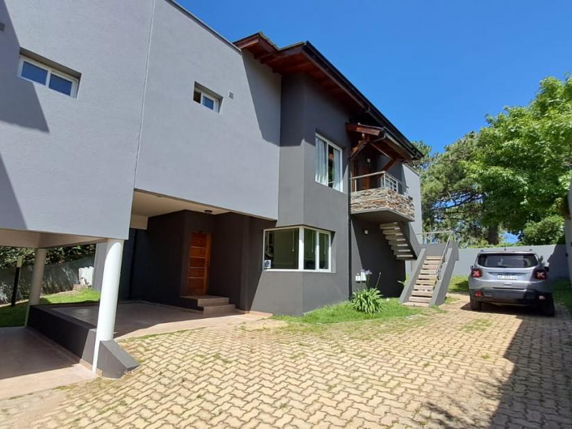 Alquilo Departamento Brumana en Villa Gesell zona Centro a 900 Mts de la Playa 