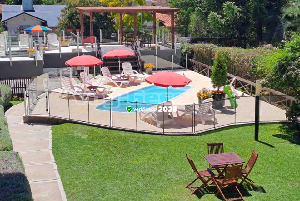 Cabaña: Cabañas Rojas en Villa Gesell zona Sur