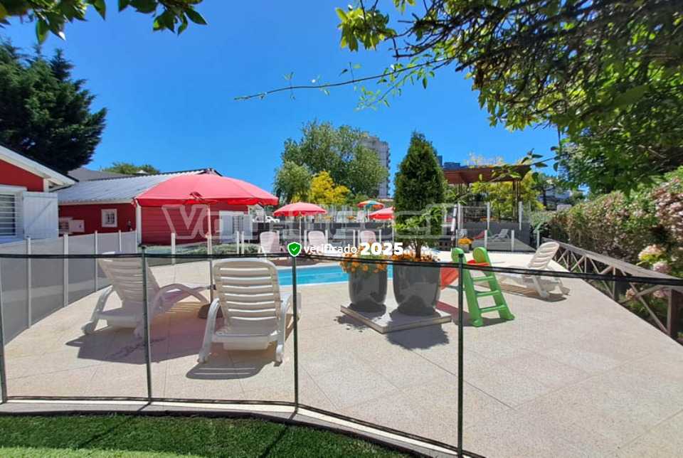 Alquilo Cabaña Cabañas Rojas en Villa Gesell zona Sur a 200 Mts de la Playa