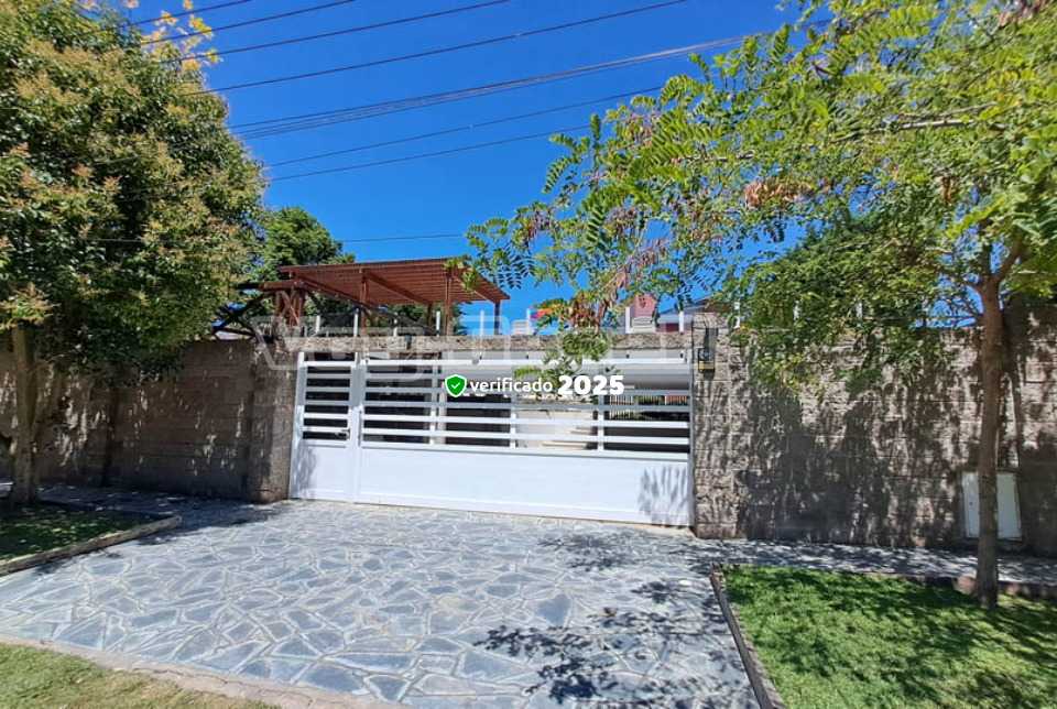 Alquilo Cabaña Cabañas Rojas en Villa Gesell zona Sur a 200 Mts de la Playa 
