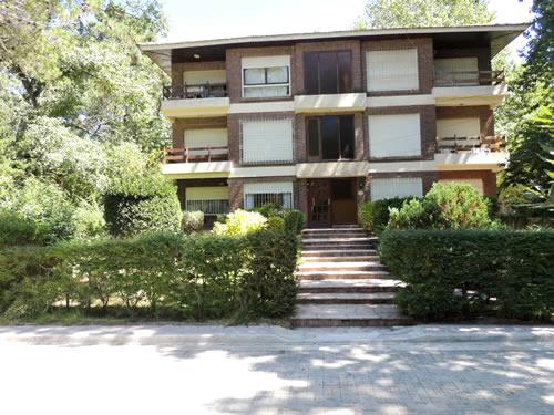 Camino del Bosque PB 2: Departamento en Villa Gesell zona Barrio Norte