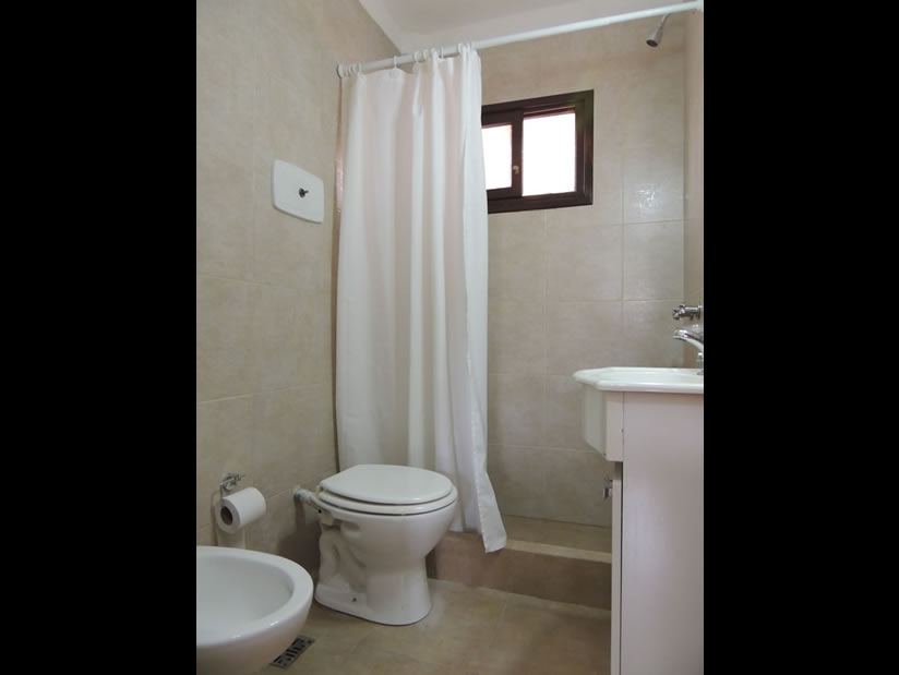 Alquilo Departamento Canaima depto 1 en Villa Gesell zona Sur a 50 mts de la Playa