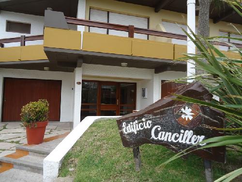 Alquilo Departamento Canciller 2do C en Villa Gesell zona Centro Comercial a 100 Mts de la Playa 