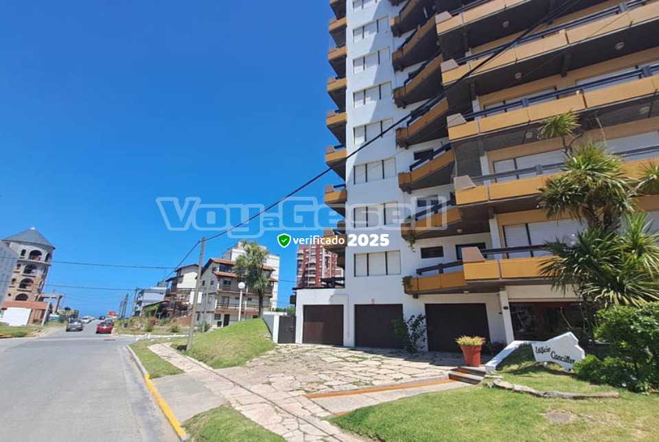 Canciller 2do C: Departamento en Villa Gesell zona Centro Comercial