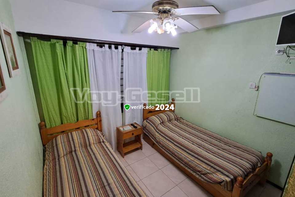 Alquilo Departamento Carubi 1A en Villa Gesell zona Centro Comercial a 100 Mts de la Playa