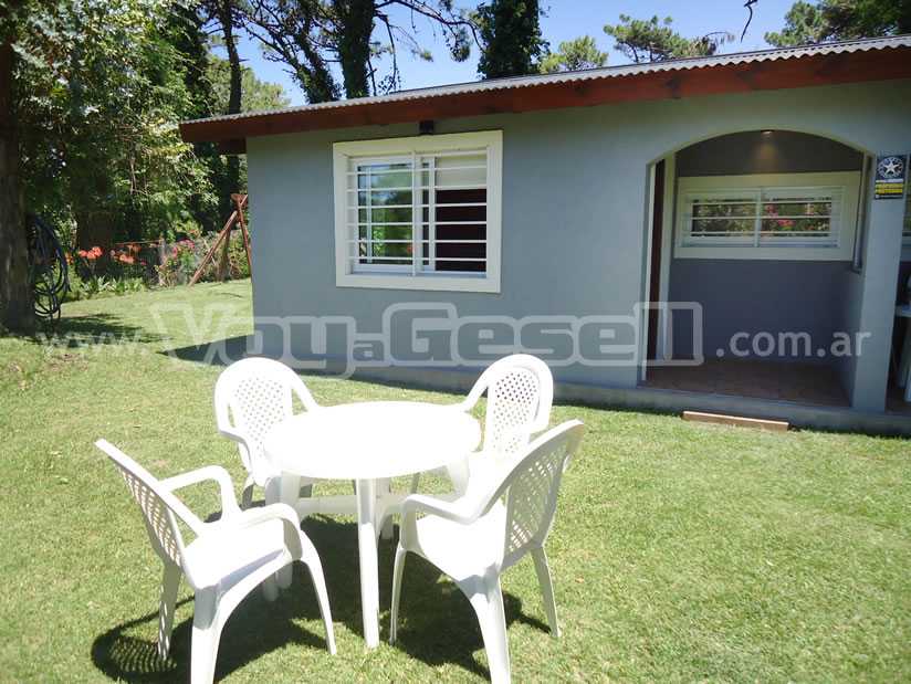 Alquilo Casa Casa 206 en Villa Gesell zona Barrio Norte a 550 Mts de la Playa 