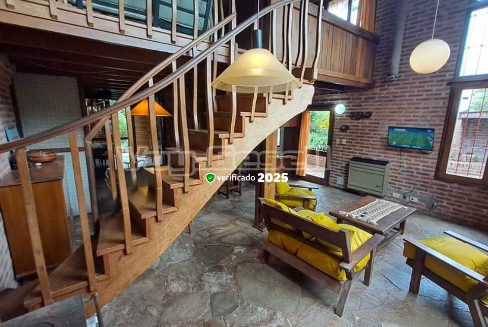 Alquilo Casa Casa 304 en Villa Gesell zona Barrio Norte a 260 Mts de la Playa 